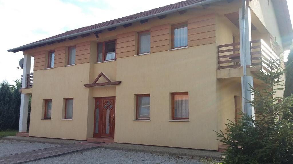 Bodzavirag Apartman Zalakaros Exteriör bild